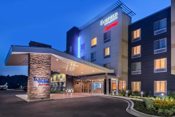 Photo 1 - Fairfield Inn & Suites by Marriott Huntington