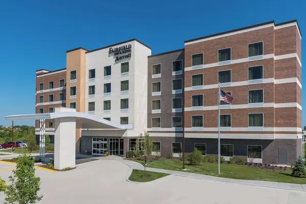 Photo 1 - Fairfield Inn & Suites by Marriott Chicago Schaumburg