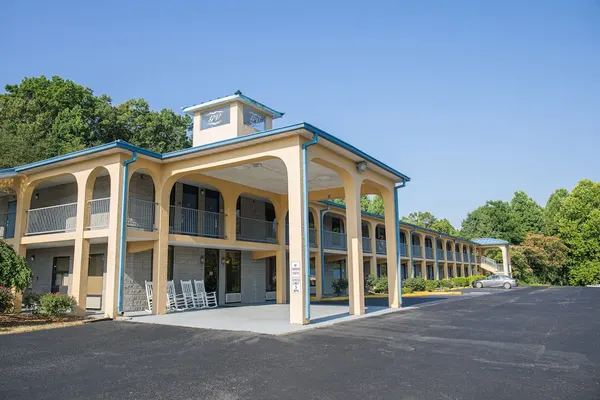Photo 1 - Grand Vista Hotel
