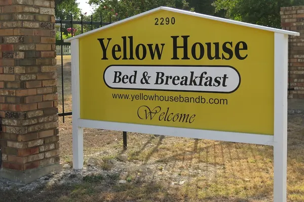 Photo 1 - Yellow House Bed and Breakfast