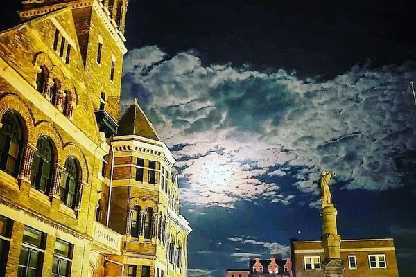 Photo 1 - City Hall Grand Hotel