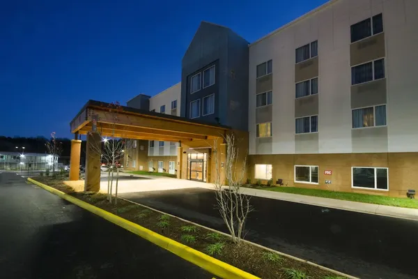 Photo 1 - Country Inn & Suites by Radisson, Charlottesville-UVA, VA