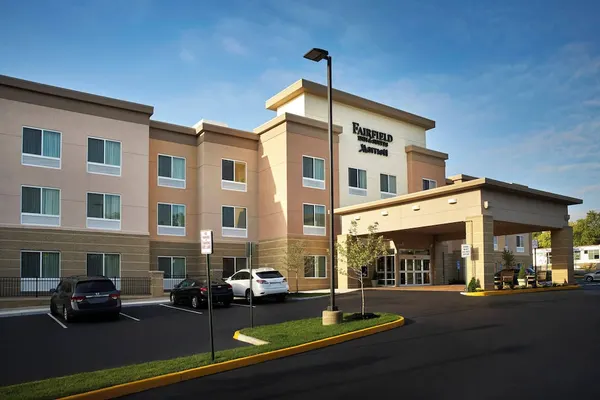 Photo 1 - Fairfield Inn & Suites by Marriott Alexandria