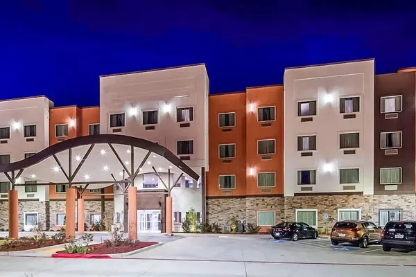 Photo 1 - Del-Mar Airport Inn & Suites