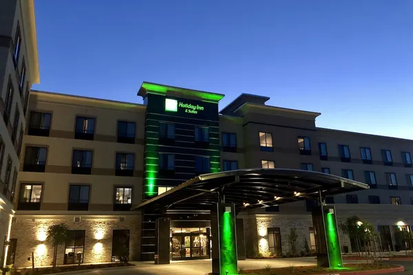 Photo 1 - Holiday Inn Hotel & Suites Silicon Valley - Milpitas, an IHG Hotel