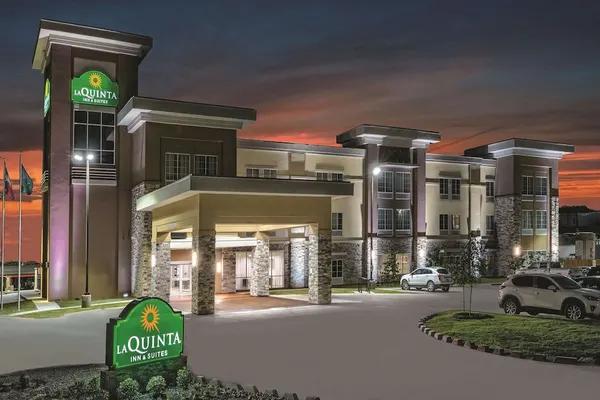 Photo 1 - La Quinta by Wyndham San Antonio by Frost Bank Center
