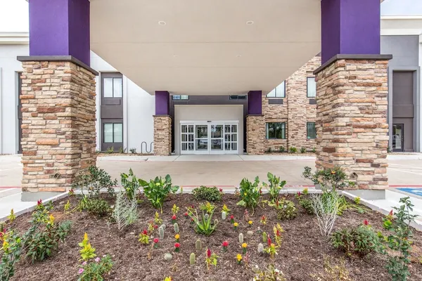 Photo 1 - Sleep Inn Dallas Love Field - Medical District