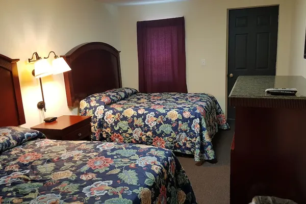 Photo 1 - Pleasant Hill Motel