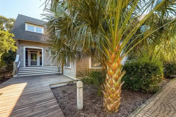 Photo 1 - Sumner s Crescent 12 4 Bedroom Holiday Home By Bald Head Island