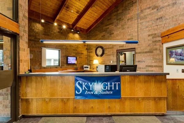 Photo 1 - SkyLight Inn Cleveland - Willoughby