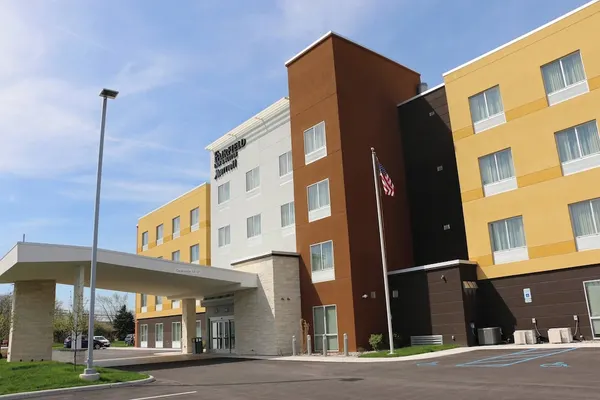 Photo 1 - Fairfield Inn & Suites by Marriott Bowling Green