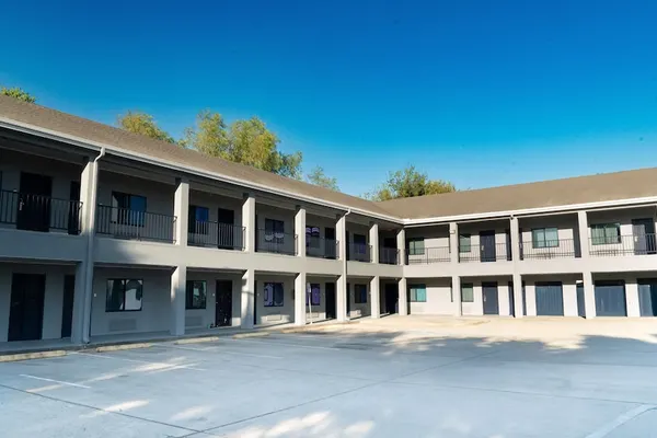 Photo 1 - Airway Inn - IAH Airport