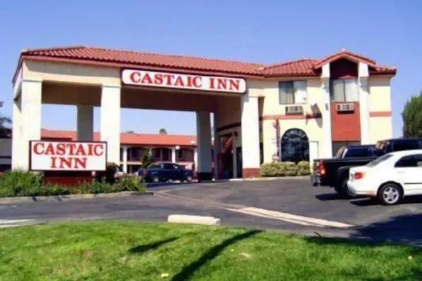 Photo 1 - Castaic Inn Near Six Flags Magic Mountain