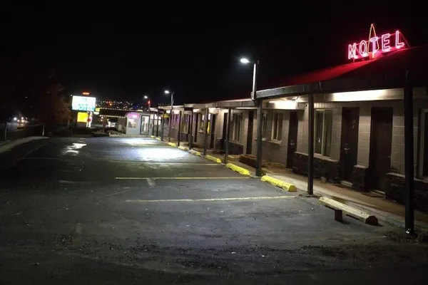 Photo 1 - Juniper Motel Madras by Townhouse