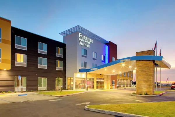 Photo 1 - Fairfield Inn & Suites by Marriott Bakersfield North/Airport