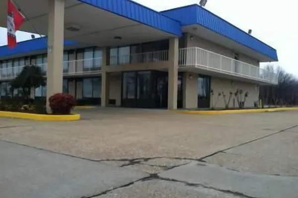 Photo 1 - Express Inn West Memphis