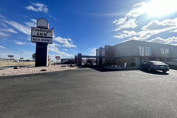 Photo 1 - OYO Candlelight Inn