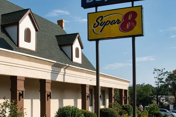 Photo 1 - Super 8 by Wyndham Alexandria/Washington D.C. Area