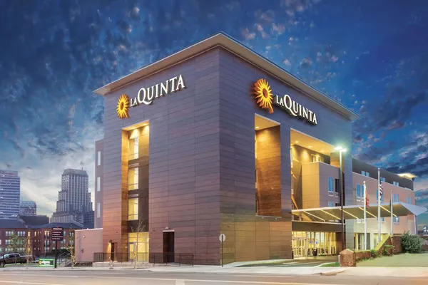 Photo 1 - La Quinta Inn & Suites by Wyndham Memphis Downtown