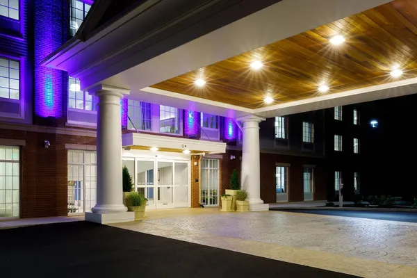 Photo 1 - Holiday Inn Express & Suites Sturbridge by IHG