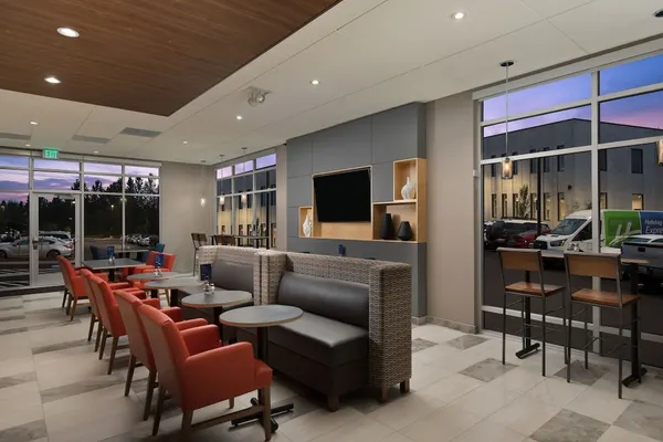 Photo 1 - Holiday Inn Express & Suites Portland Airport - Cascade Stn by IHG