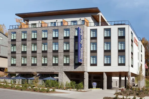 Photo 1 - Hampton Inn & Suites Seattle/Renton