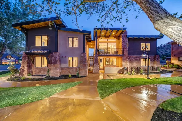 Photo 1 - LaFave: Luxury Rentals at Zion