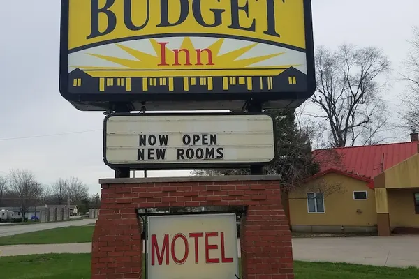 Photo 1 - Budget Inn