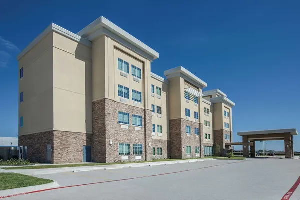 Photo 1 - La Quinta Inn & Suites by Wyndham Kingsville