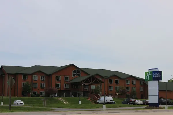 Photo 1 - Holiday Inn Express Munising-Lakeview, an IHG Hotel