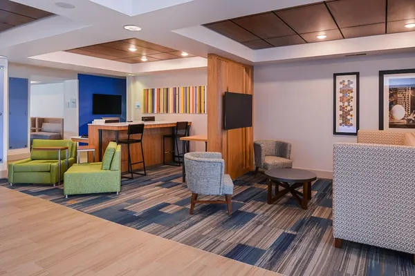 Photo 1 - Holiday Inn Express Hotel & Suites Urbana-Champaign by IHG