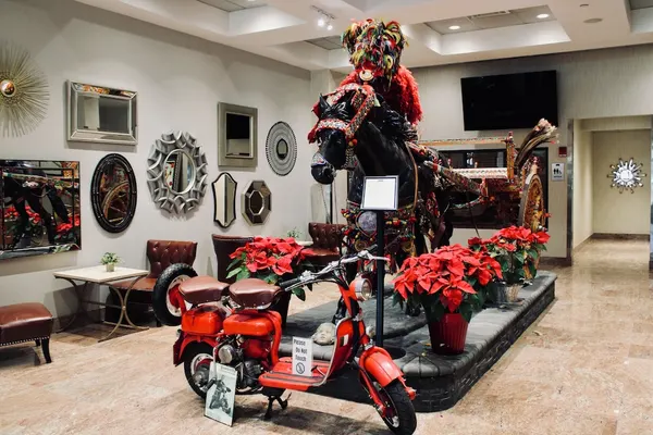 Photo 1 - Marco LaGuardia Hotel