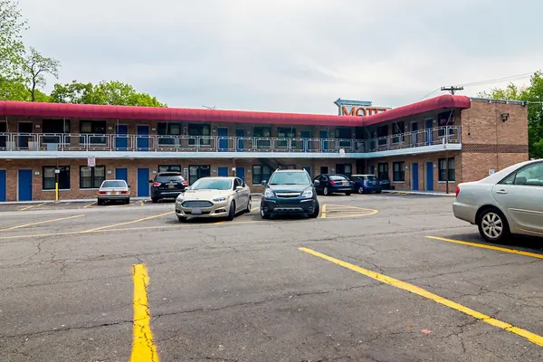 Photo 1 - Motel 6 Elmsford, NY - White Plains