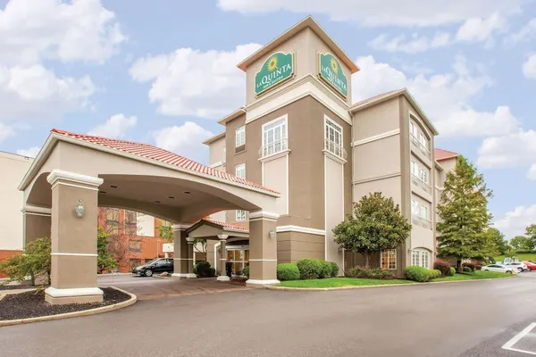 Photo 1 - La Quinta Inn & Suites by Wyndham Cincinnati Airpt Florence