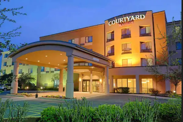 Photo 1 - Courtyard by Marriott Salisbury