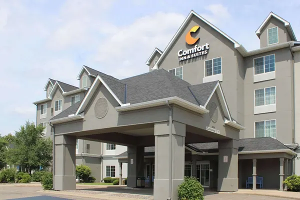 Photo 1 - Comfort Inn & Suites St. Paul Northeast