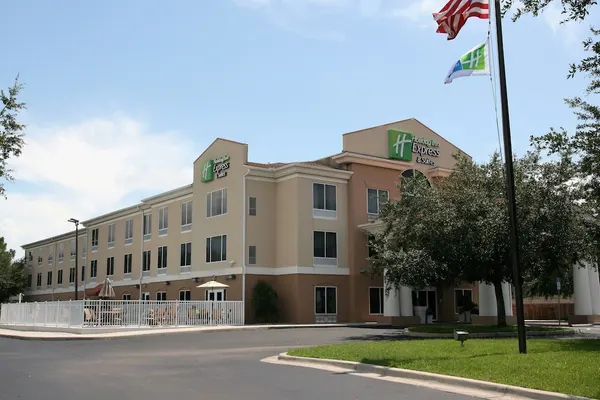 Photo 1 - Holiday Inn Express Hotel & Suites Brooksville West, an IHG Hotel