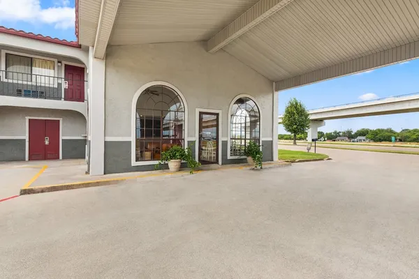 Photo 1 - Econo Lodge