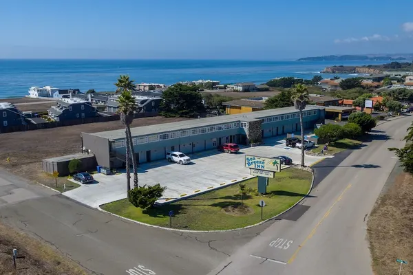 Photo 1 - Sea Breeze Inn