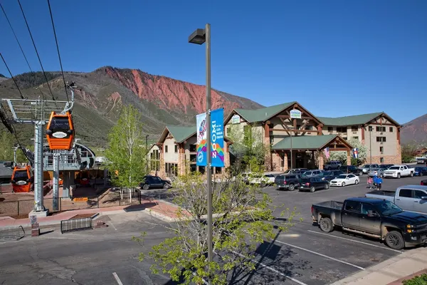 Photo 1 - Hotel Glenwood Springs