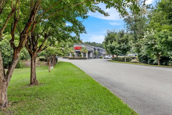 Photo 1 - Econo Lodge Inn & Suites Cayce I-26 Airport