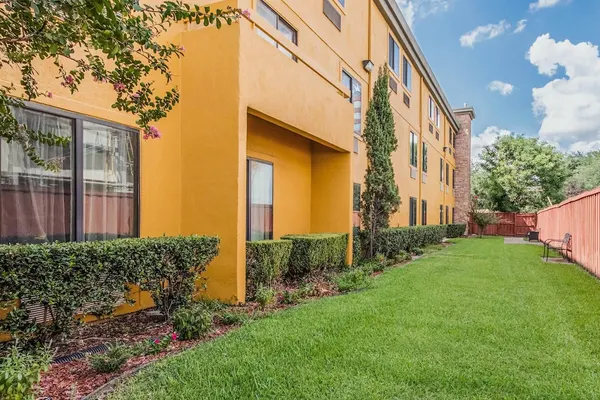 Photo 1 - Comfort Inn Dallas Park Central