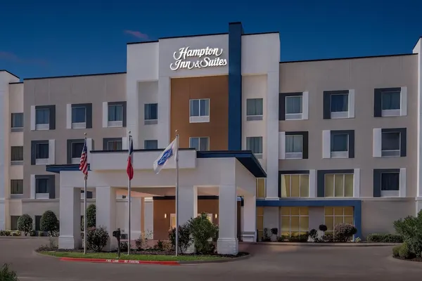 Photo 1 - Hampton Inn & Suites Waxahachie