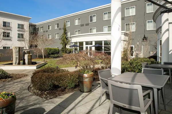 Photo 1 - Courtyard by Marriott Seattle Kirkland