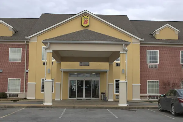 Photo 1 - Super 8 by Wyndham Rainsville