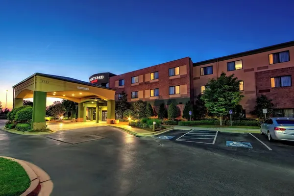 Photo 1 - Courtyard by Marriott Memphis Southaven