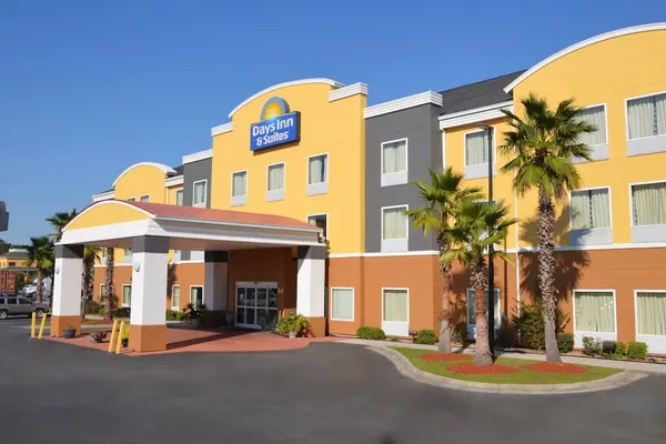 Photo 1 - Days Inn & Suites by Wyndham Savannah North I-95