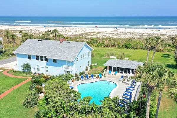 Photo 1 - Beachfront Bed & Breakfast