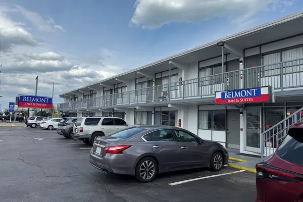 Photo 1 - Belmont Inn And Suites