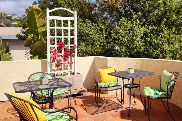 Photo 1 - Santa Paula Inn